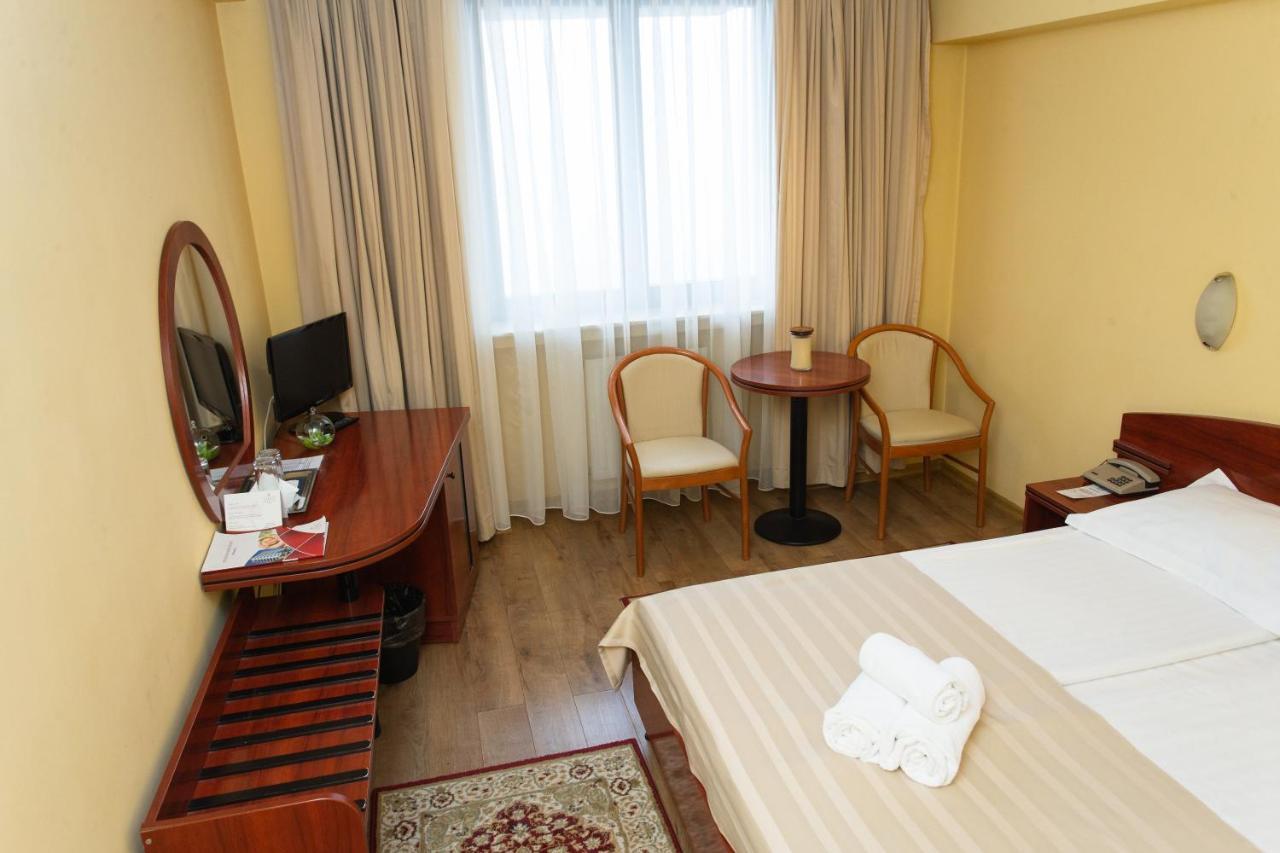 Hotel Fenyo Miercurea Ciuc Exterior foto