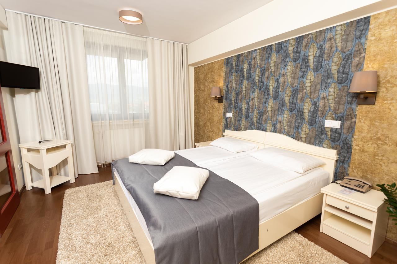 Hotel Fenyo Miercurea Ciuc Exterior foto