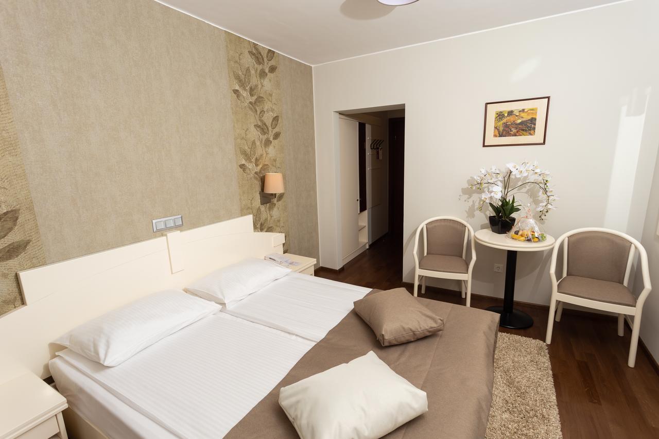 Hotel Fenyo Miercurea Ciuc Exterior foto